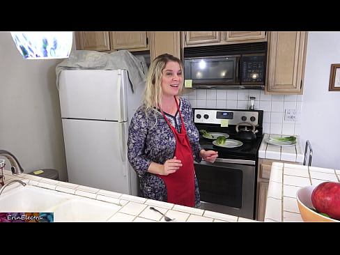 ❤️ Stepmom Mëllech him an der Kichen virun sengem Datum ❤ Pornovideo op lb.ergoupa.top ☑